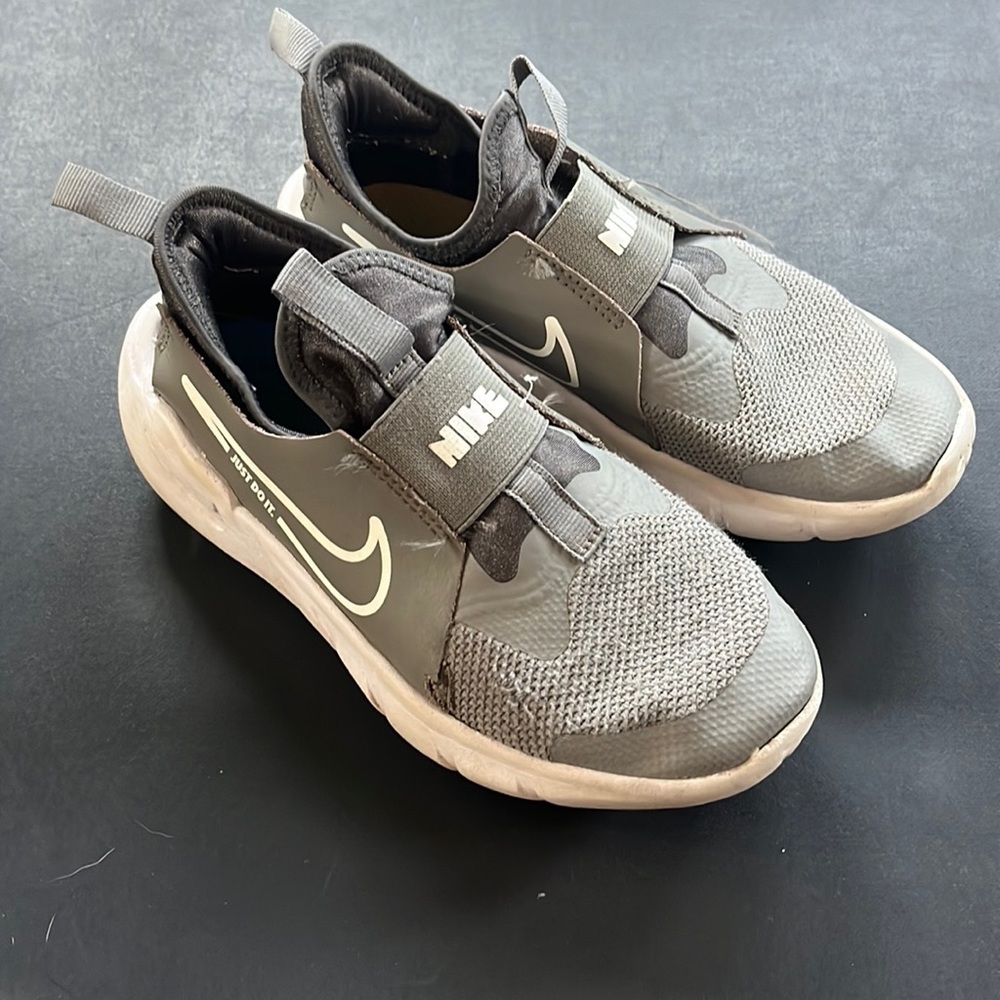 Boys nike flex slip on running shoes
